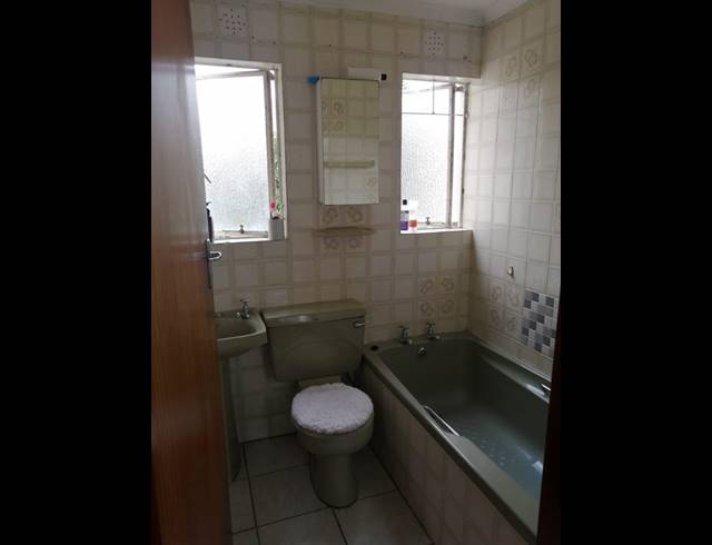 3 bed property to rent in BEACONHURST